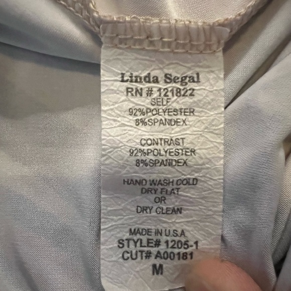 LINDA SEGAL WOMENS GORGEOUS ABSTRACT SHORT DRAPED SLEEVES TOP SIZE MEDIUM - Picture 5 of 12